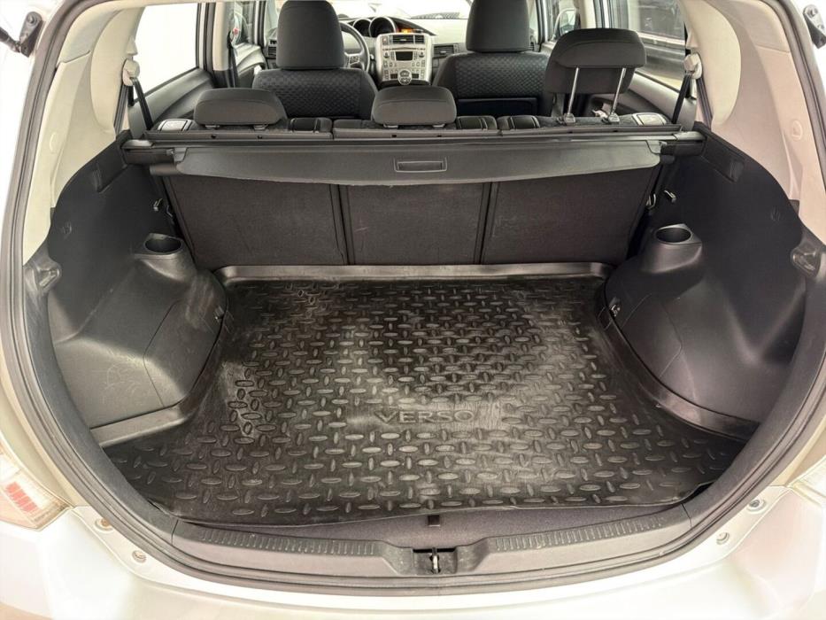 TOYOTA Verso 2010