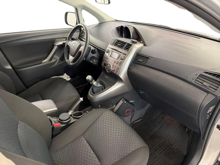 TOYOTA Verso 2010