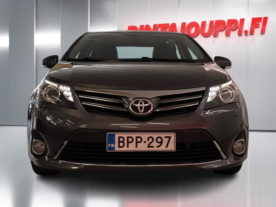 TOYOTA Avensis 2012