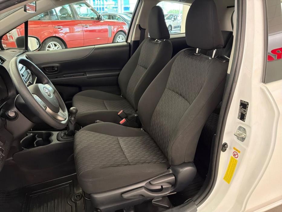 TOYOTA Yaris 2014