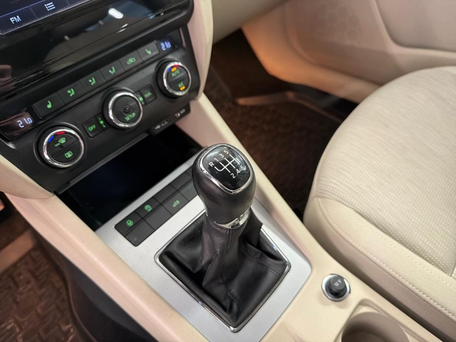SKODA Octavia 2015
