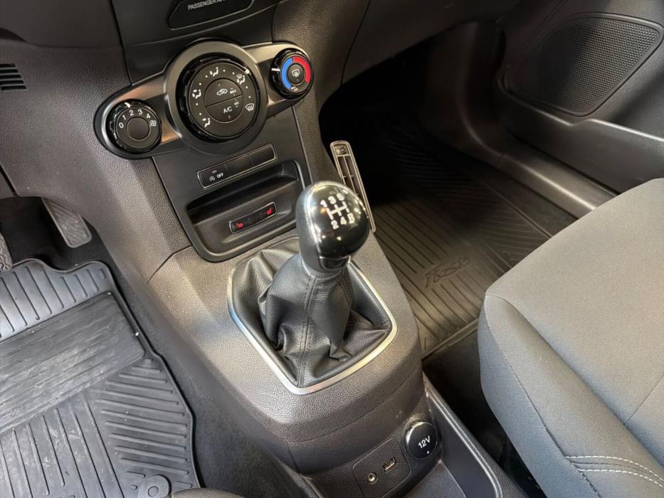 FORD Fiesta 2015