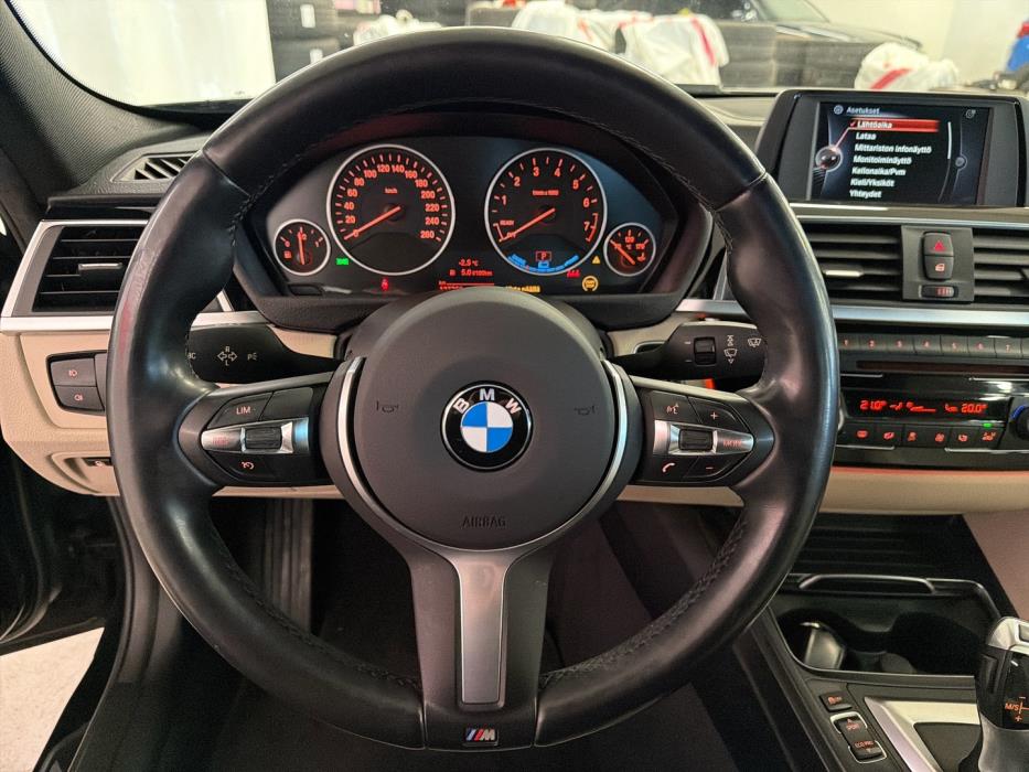 BMW 330 2017