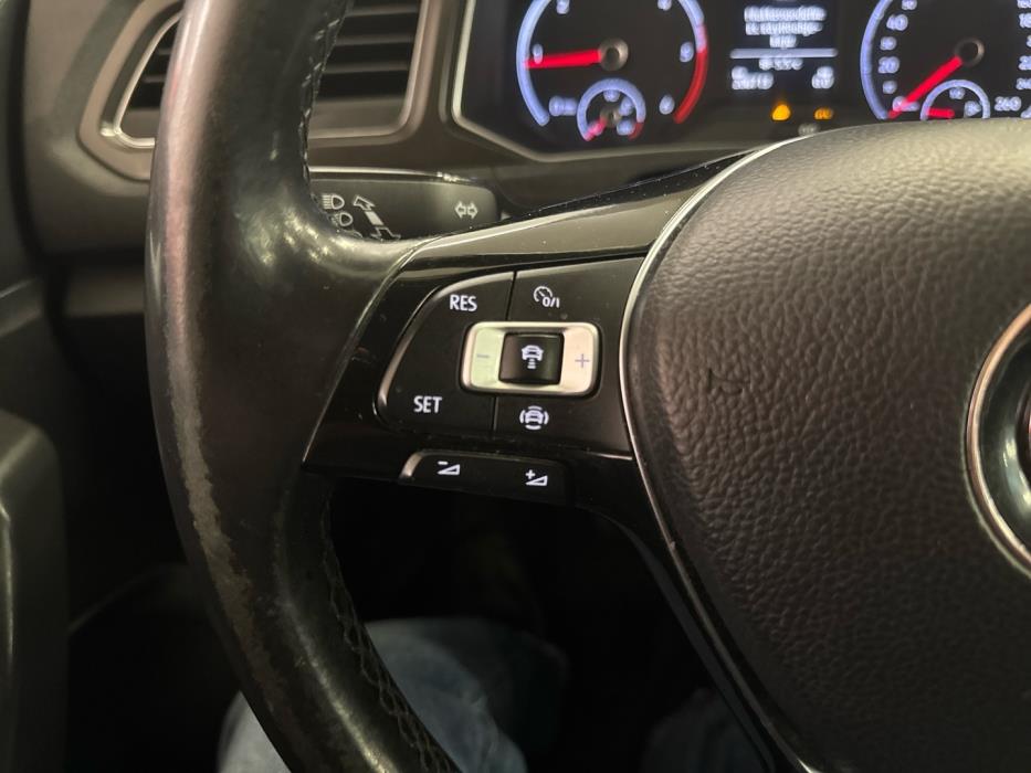 VOLKSWAGEN T-Roc 2019