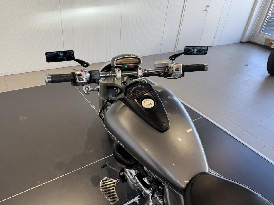 SUZUKI INTRUDER 2008