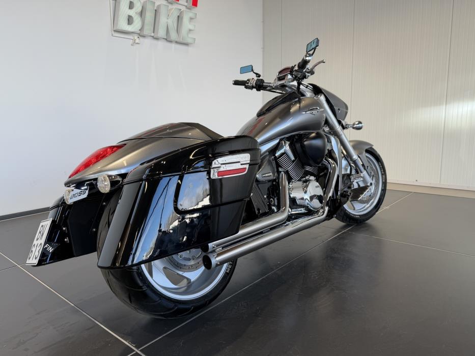 SUZUKI INTRUDER 2008