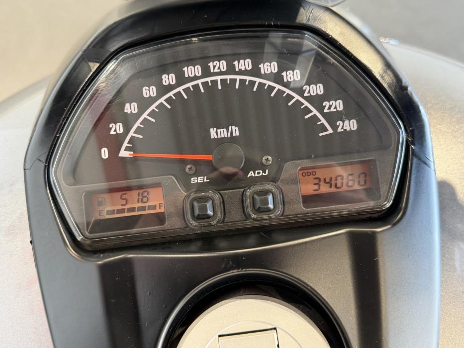 SUZUKI INTRUDER 2008