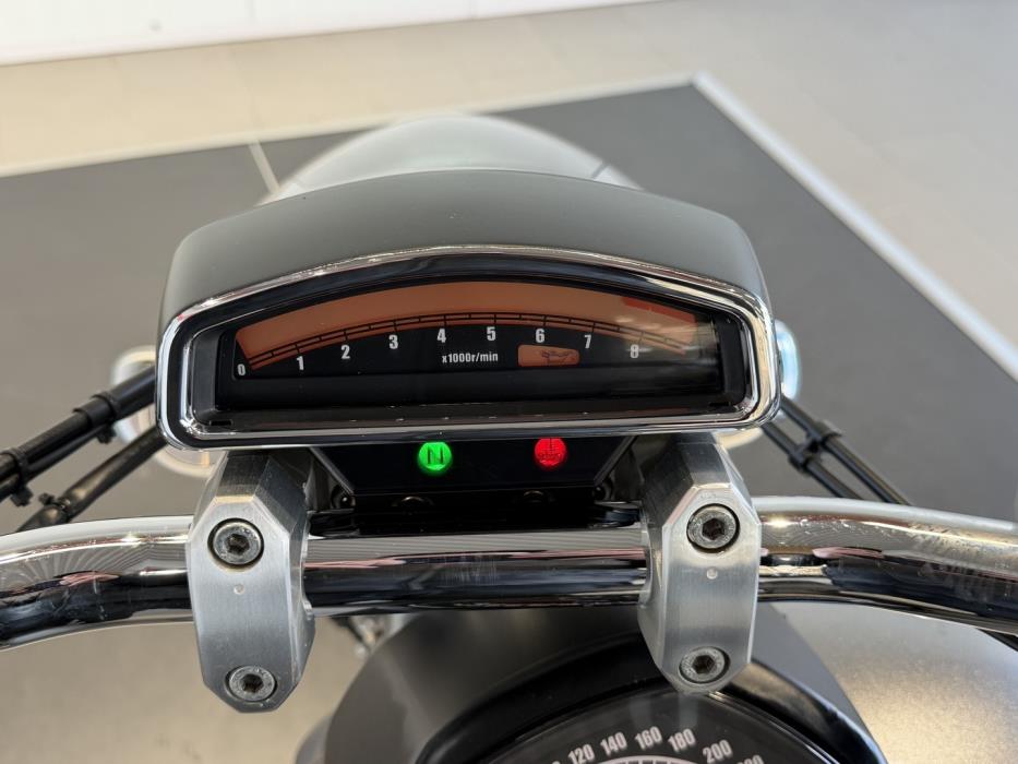 SUZUKI INTRUDER 2008