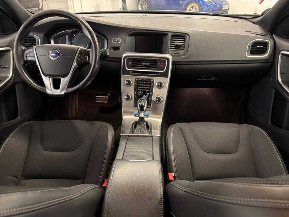 VOLVO V60 2017