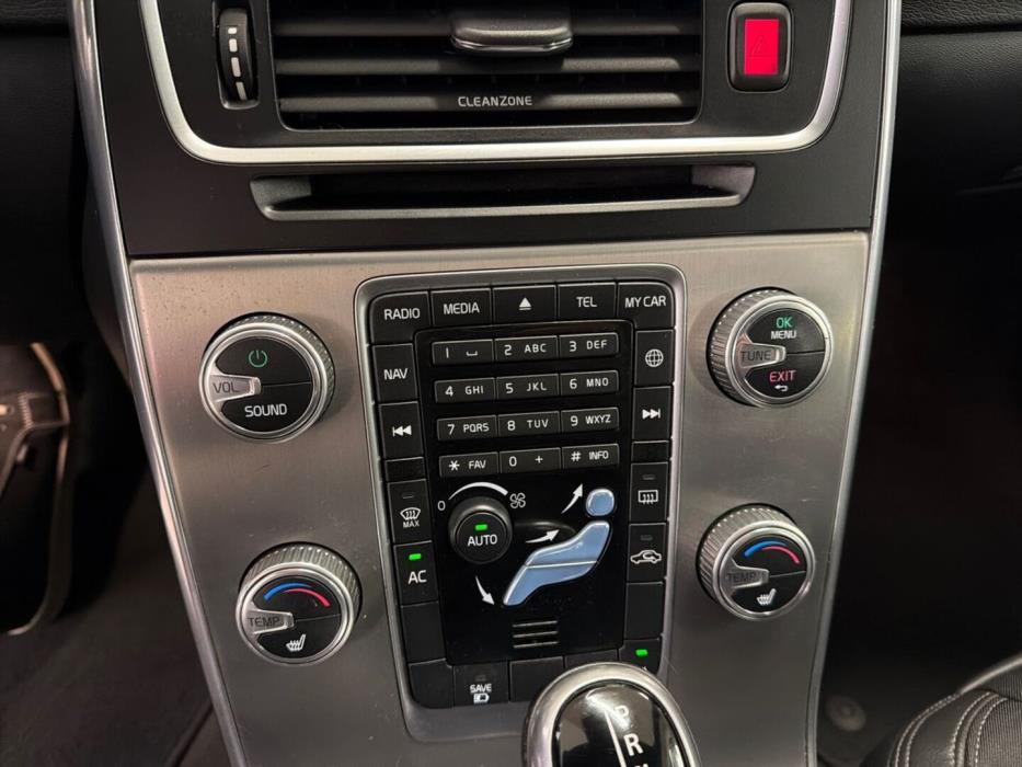 VOLVO V60 2017