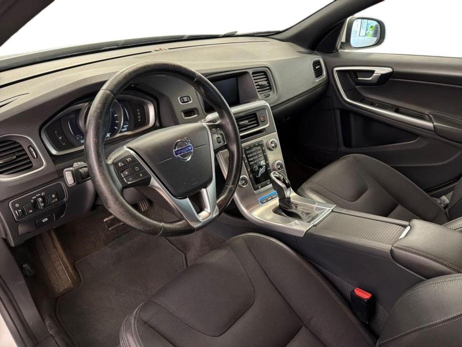 VOLVO V60 2017