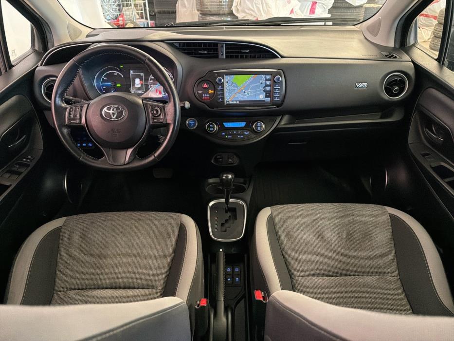 TOYOTA Yaris 2019