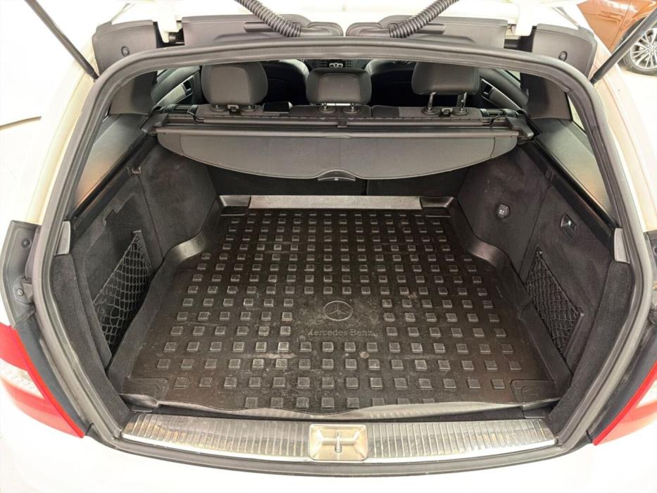 MERCEDES-BENZ C 2011