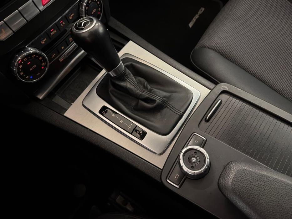 MERCEDES-BENZ C 2011