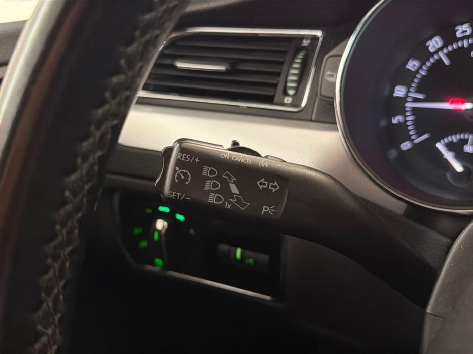 SKODA Superb 2012