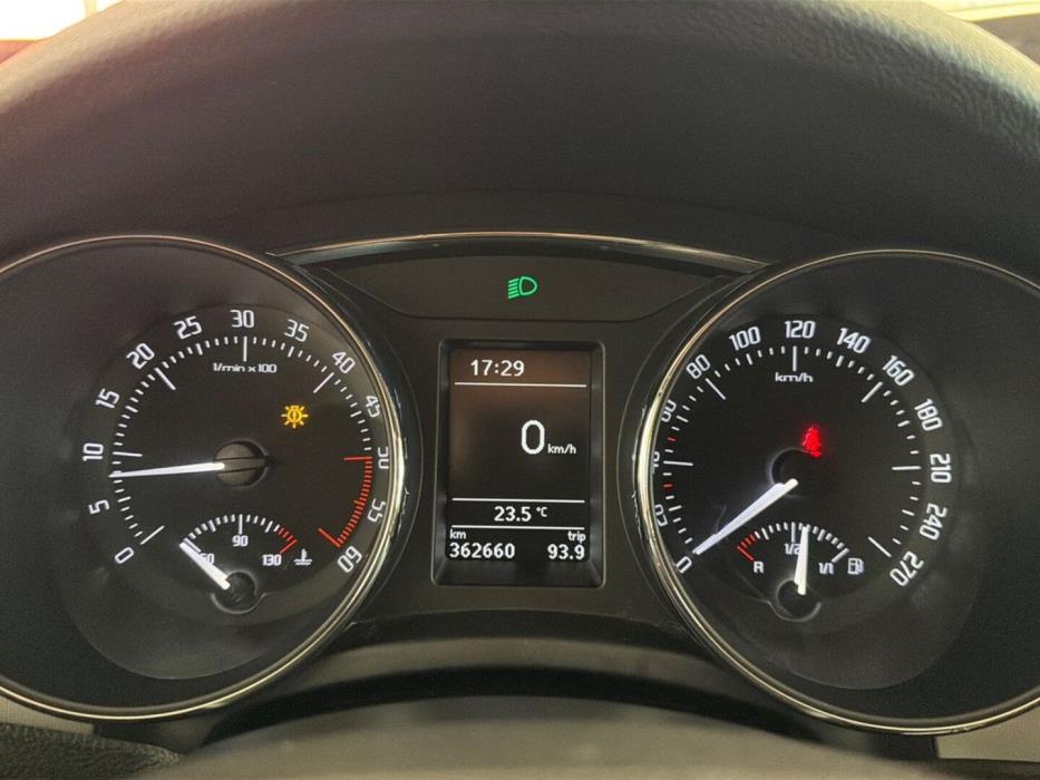 SKODA Superb 2012
