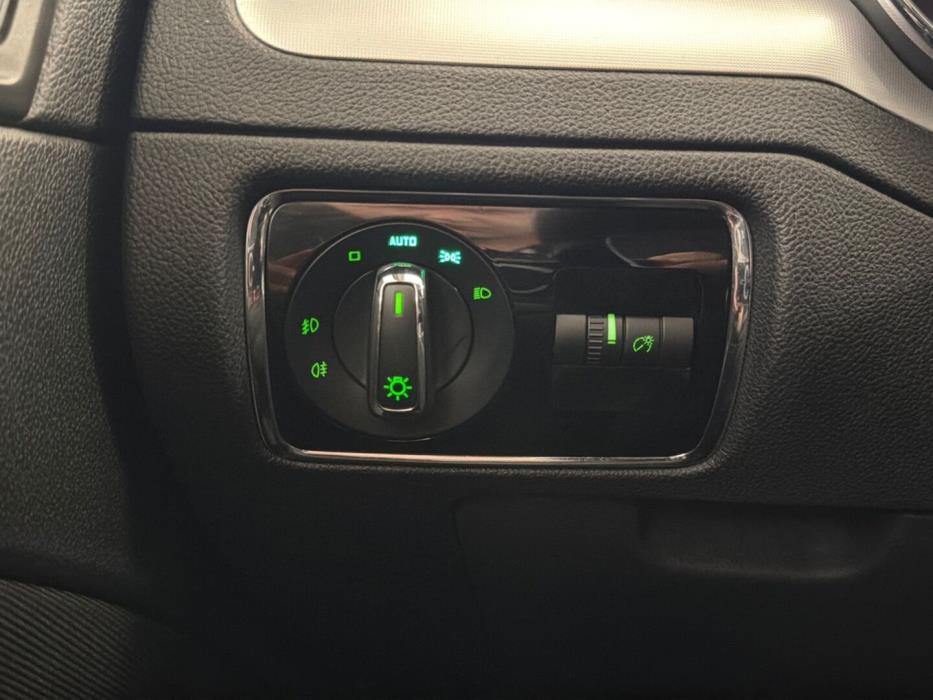 SKODA Superb 2012