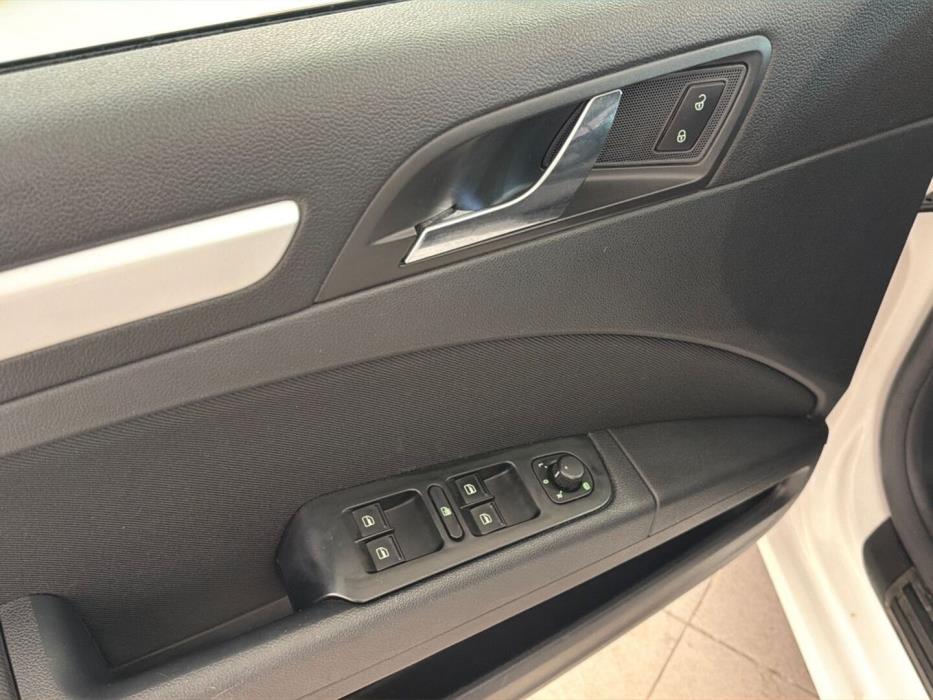 SKODA Superb 2012
