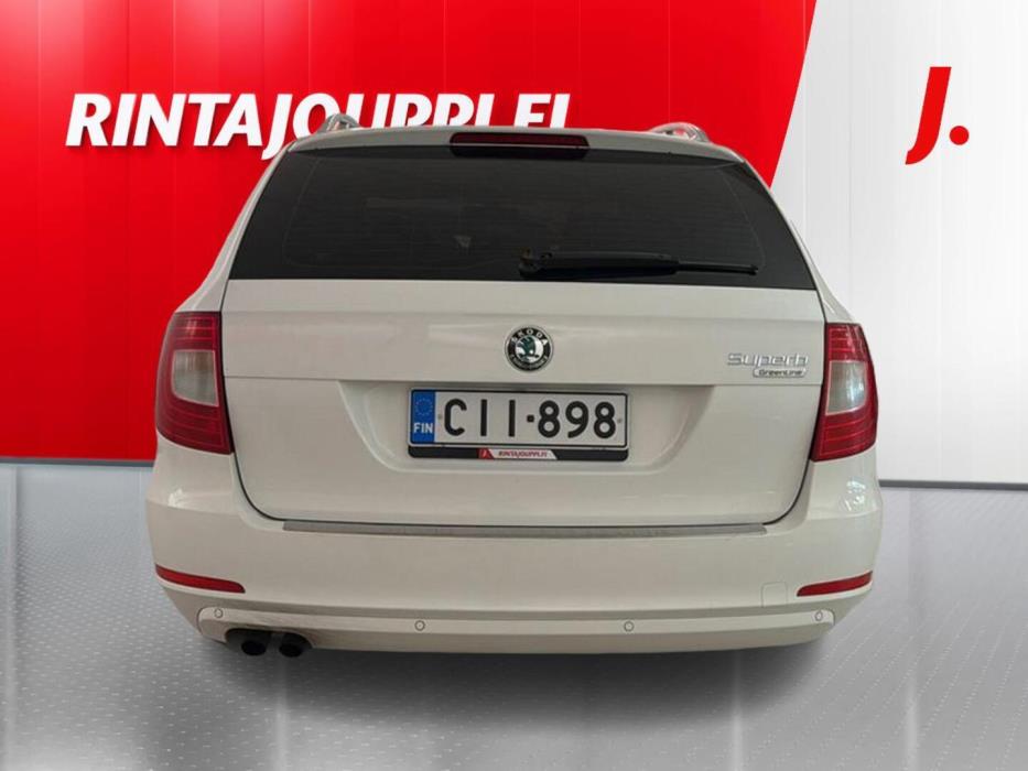 SKODA Superb 2012