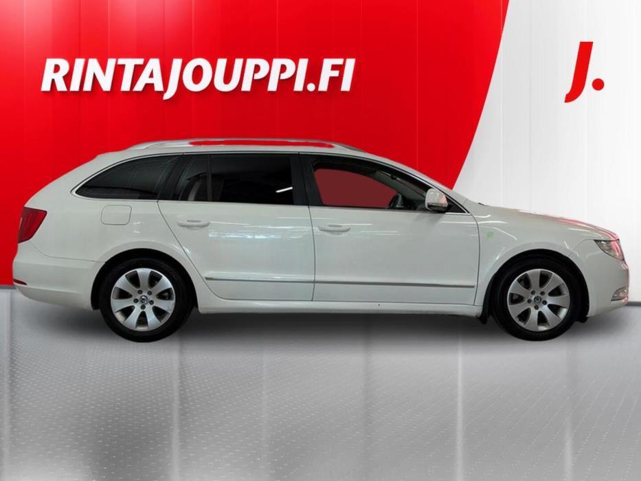 SKODA Superb 2012