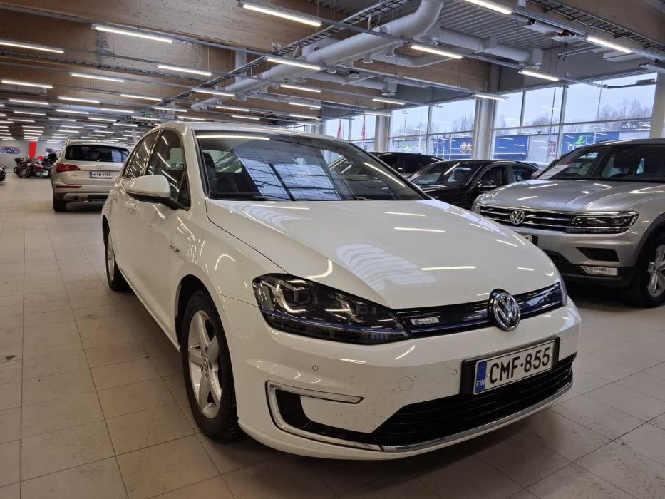 VOLKSWAGEN Golf 2015