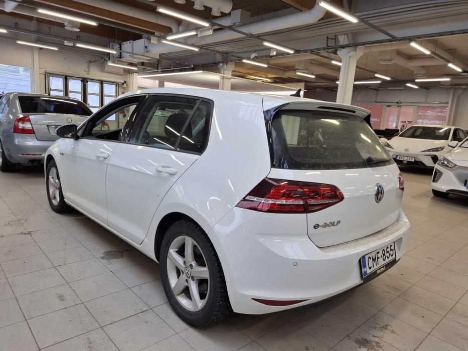 VOLKSWAGEN Golf 2015