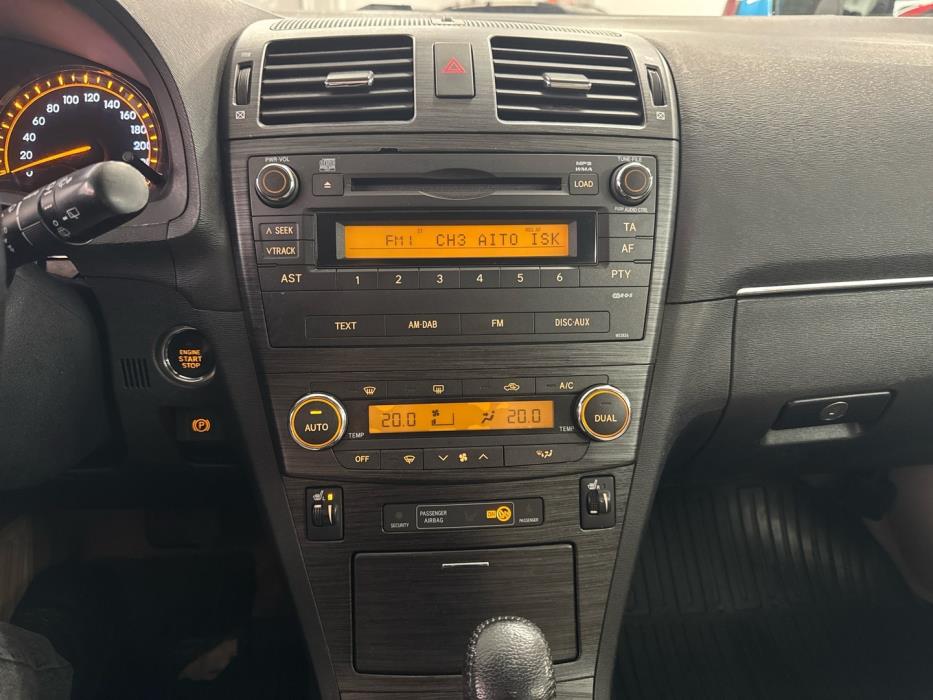 TOYOTA Avensis 2009