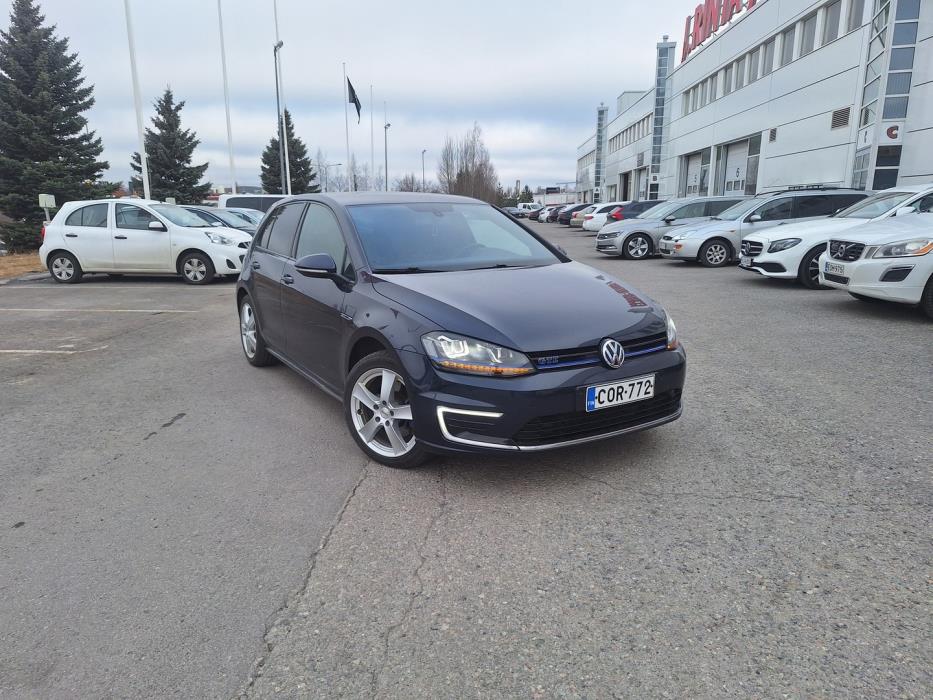 VOLKSWAGEN Golf 2015