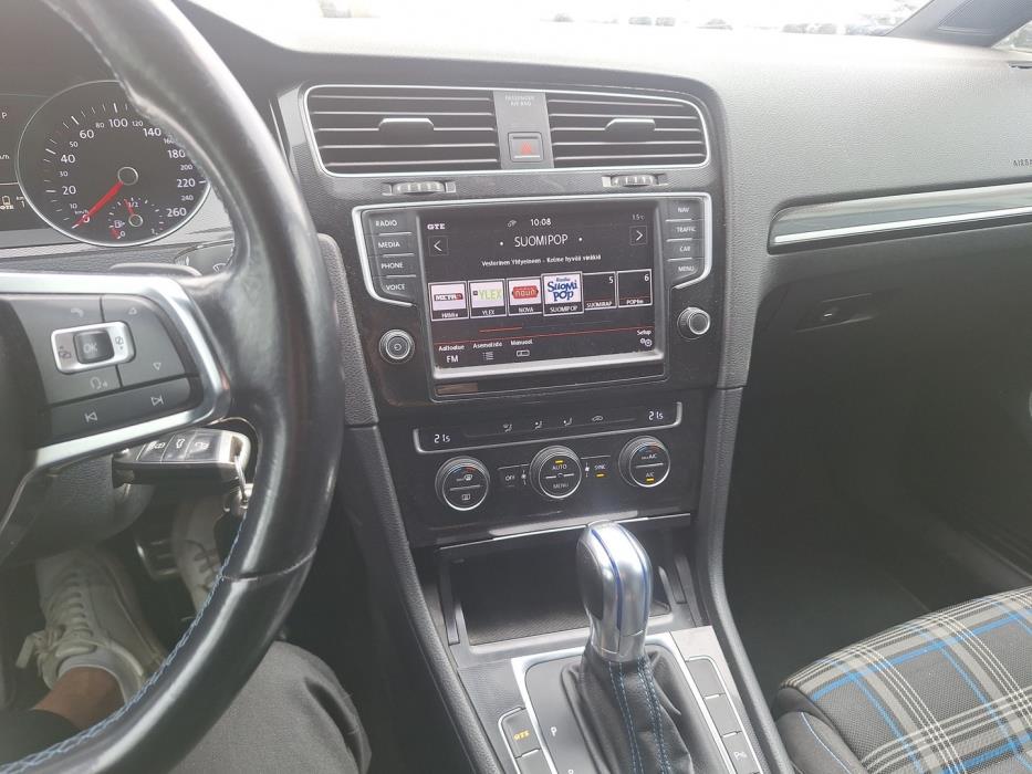 VOLKSWAGEN Golf 2015