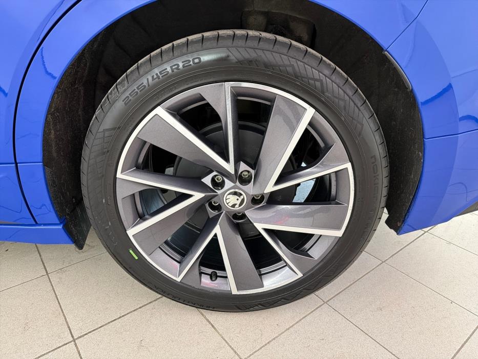 SKODA Enyaq 2022