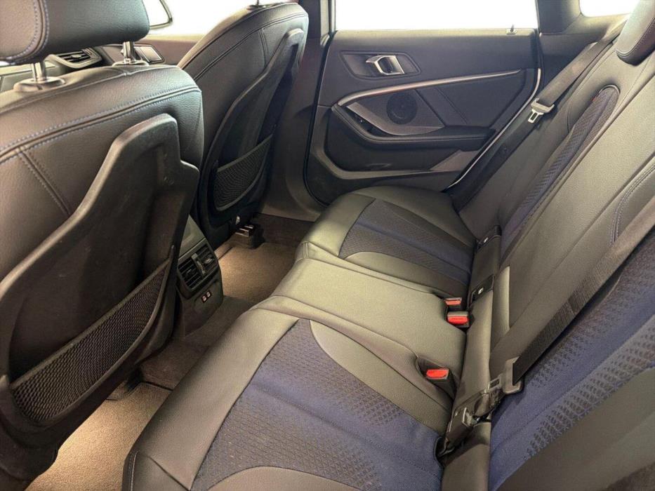 BMW 218 2022