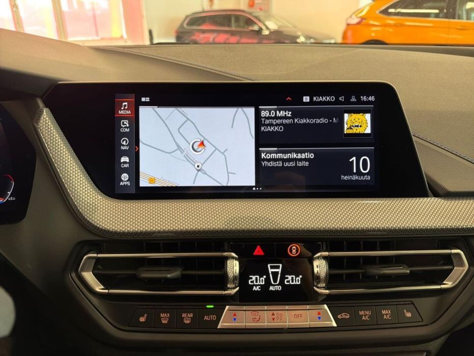 BMW 218 2022