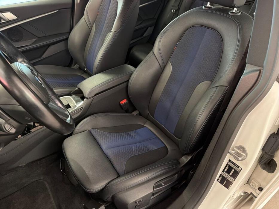 BMW 218 2022