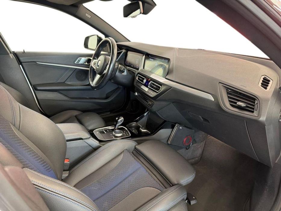 BMW 218 2022