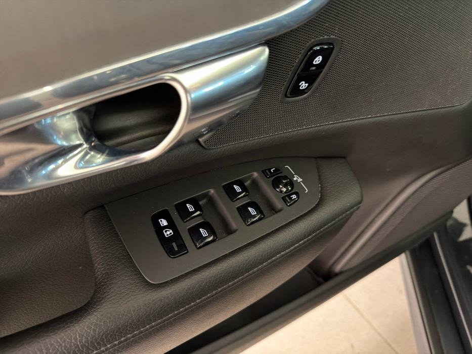 VOLVO V90 2020