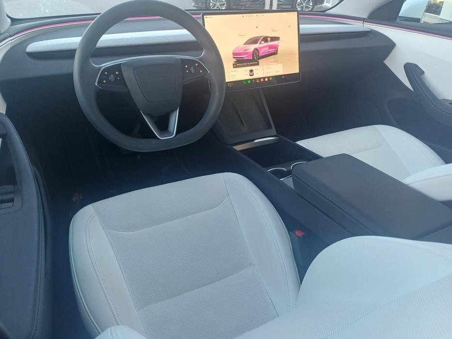 TESLA Model 3 2024