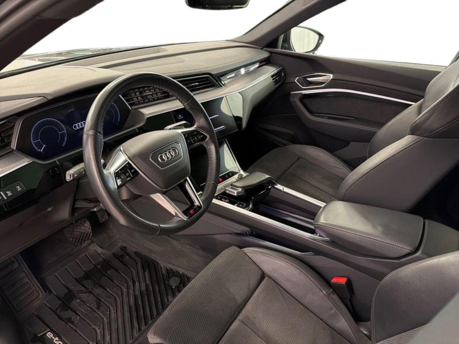 AUDI e-tron 2021