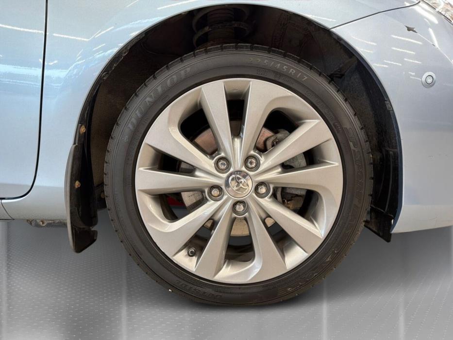 TOYOTA Auris 2015