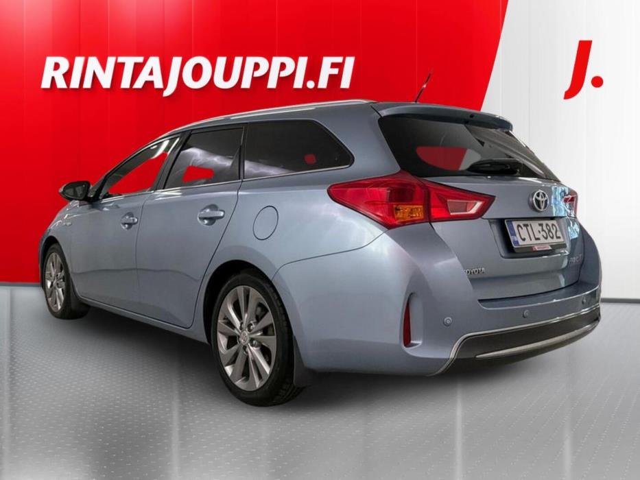 TOYOTA Auris 2015