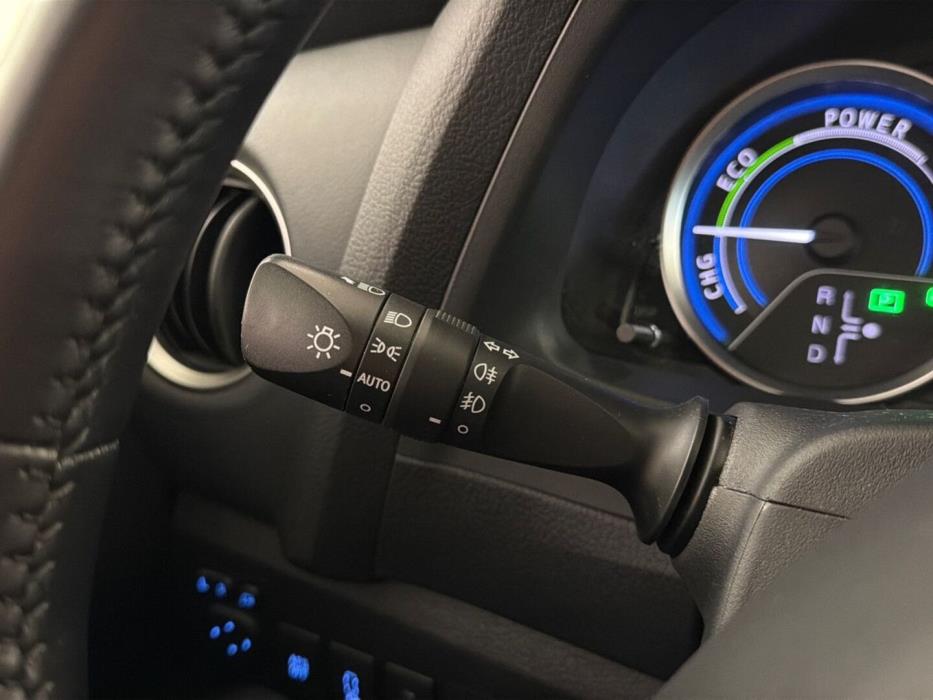 TOYOTA Auris 2015