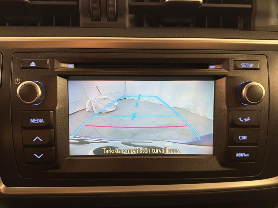 TOYOTA Auris 2015