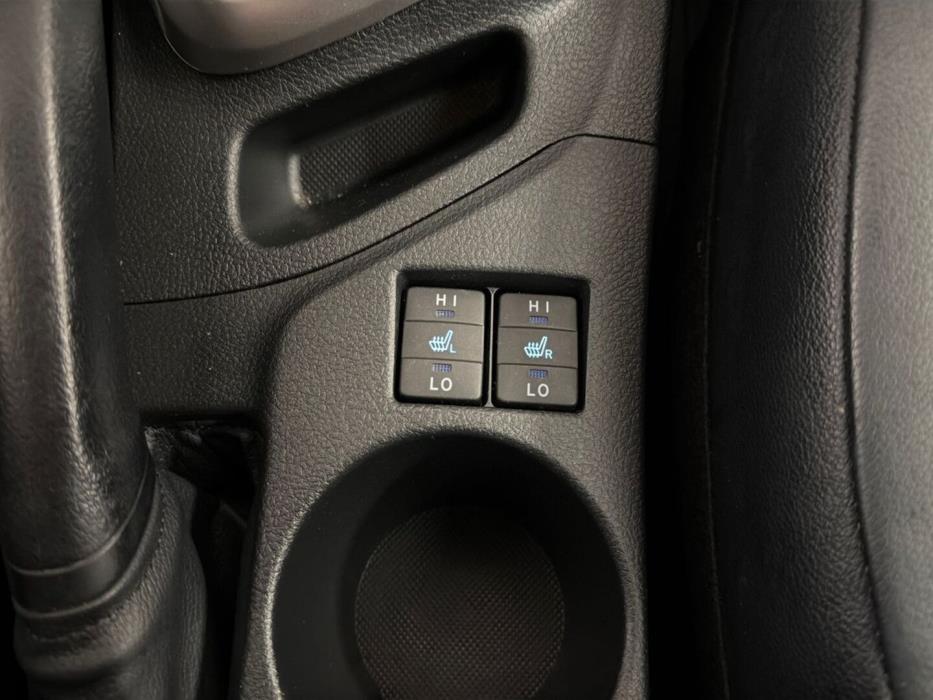 TOYOTA Auris 2015