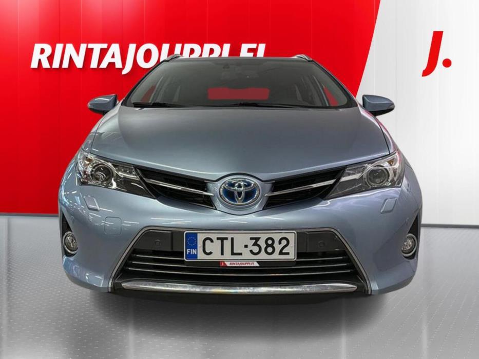 TOYOTA Auris 2015