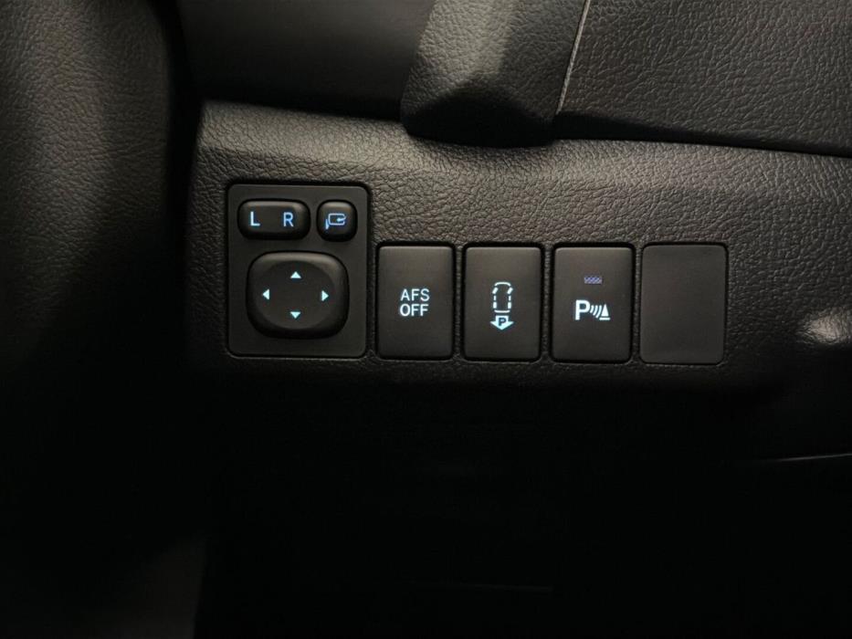 TOYOTA Auris 2015