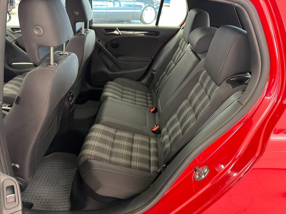 VOLKSWAGEN Golf 2010