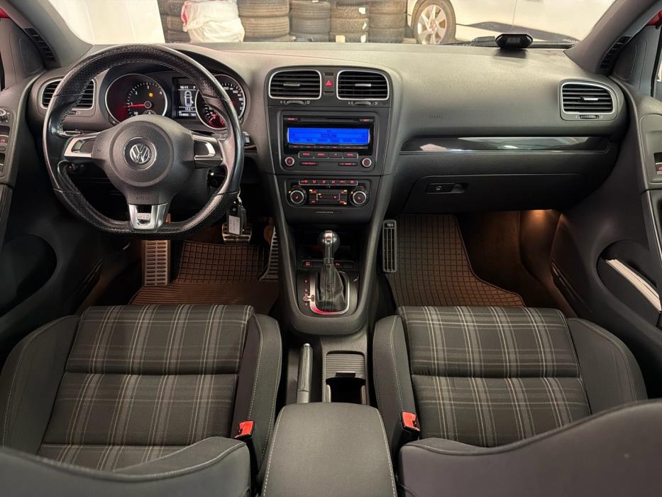 VOLKSWAGEN Golf 2010