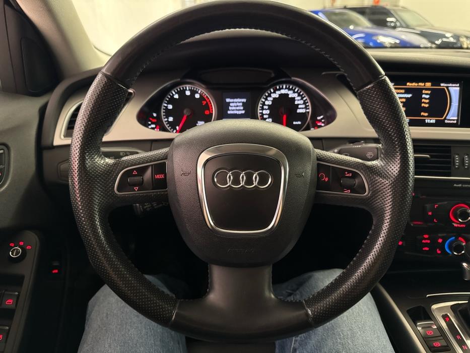 AUDI A4 2011