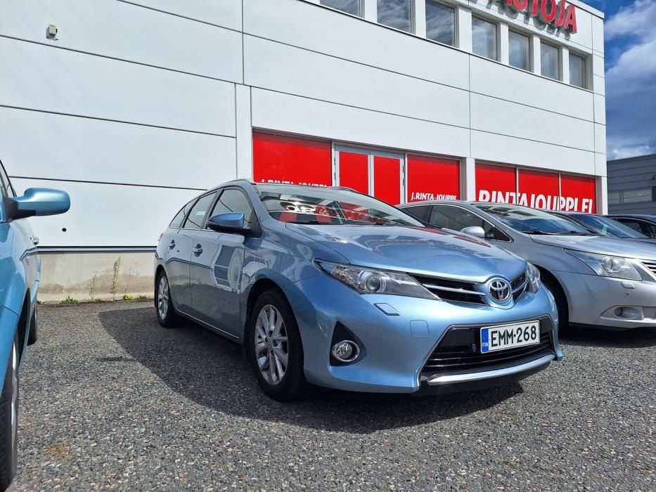 TOYOTA Auris 2013