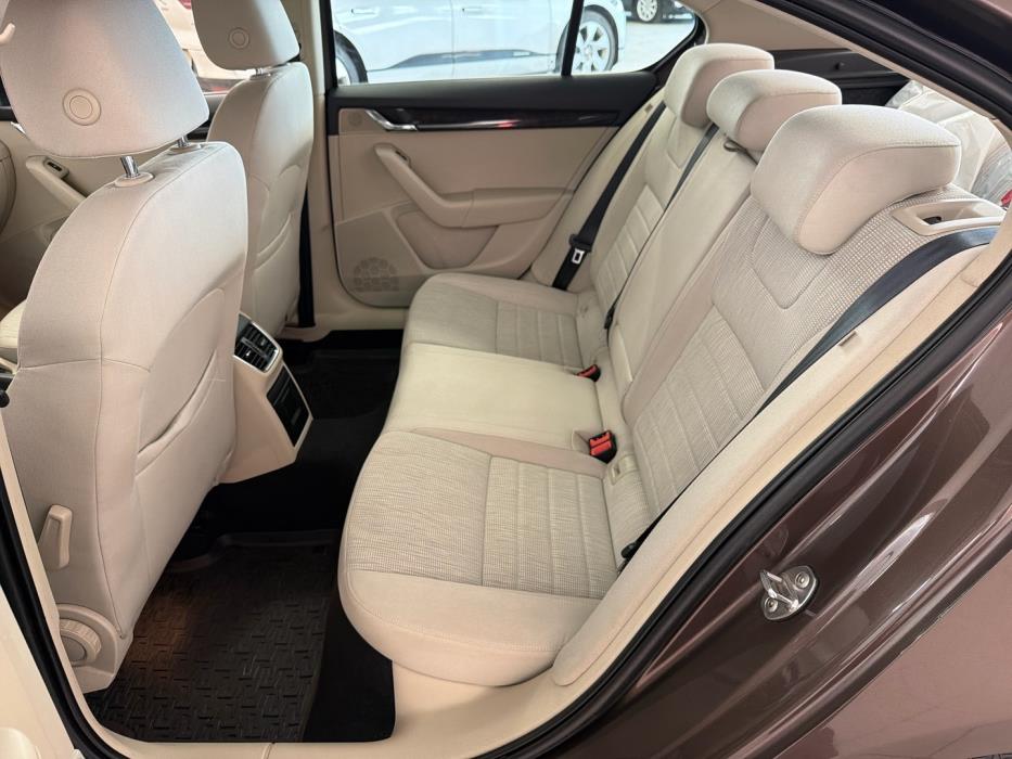 SKODA Octavia 2014