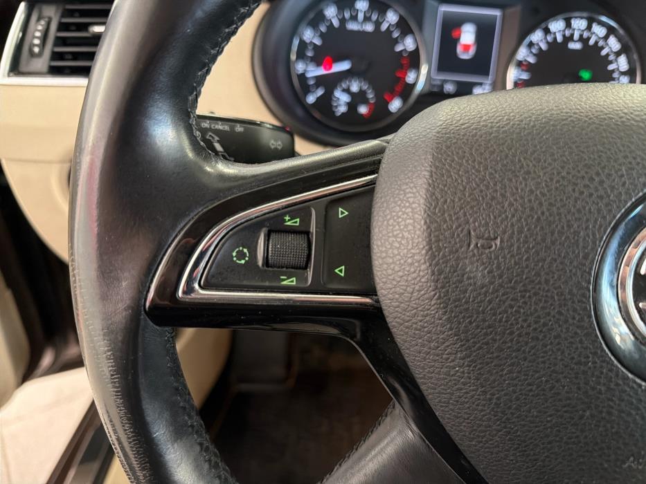 SKODA Octavia 2014